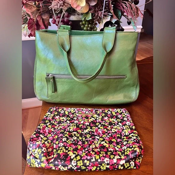 Kenneth Cole Vintage Forest Green Leather Tote w/Steve Madden Floral Pouch (EUC) - Picture 2 of 13